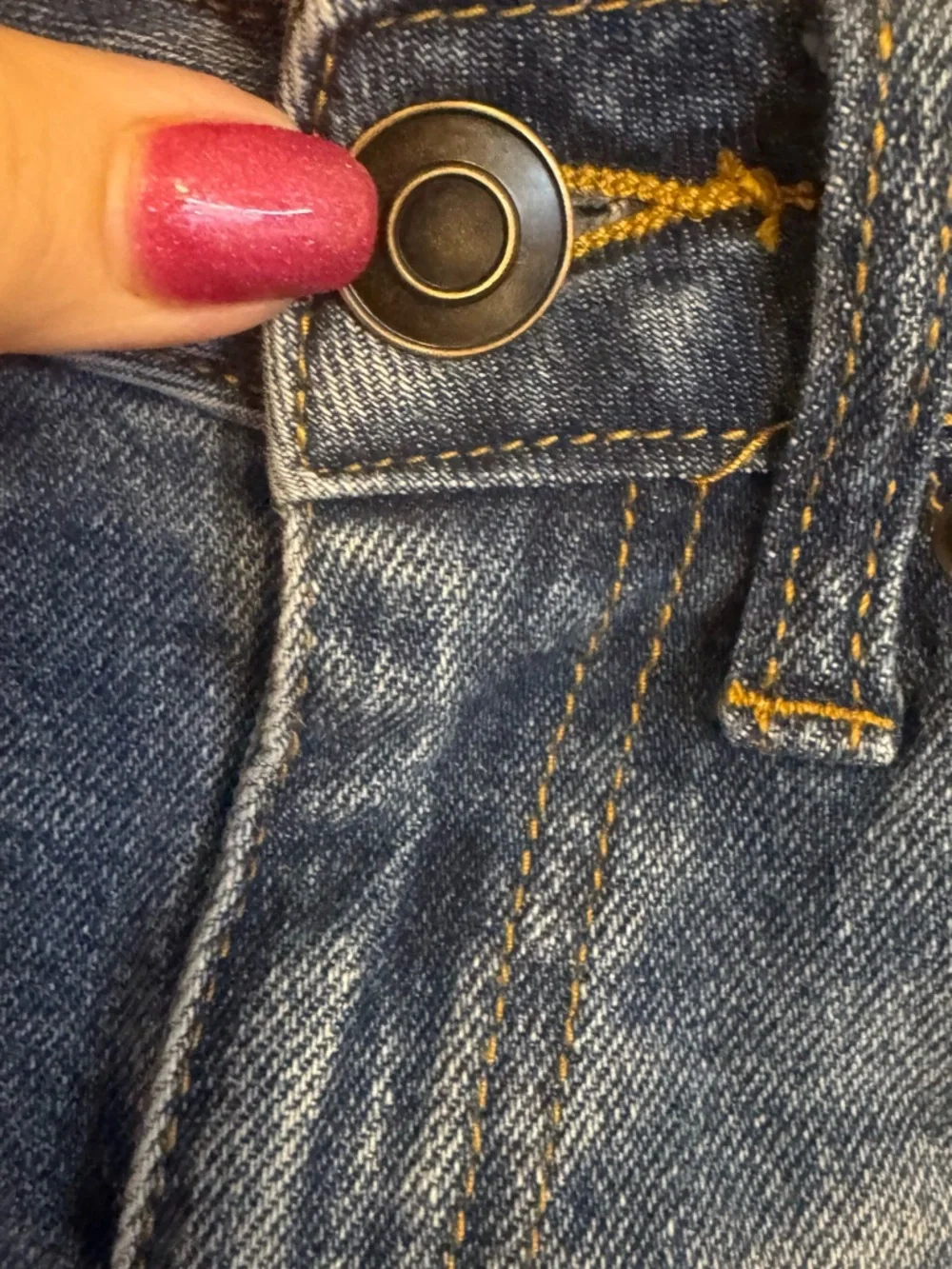 Mid-Blue Frayed Hem Jean Shorts SIZE: 0 #F - Picture 2 of 7